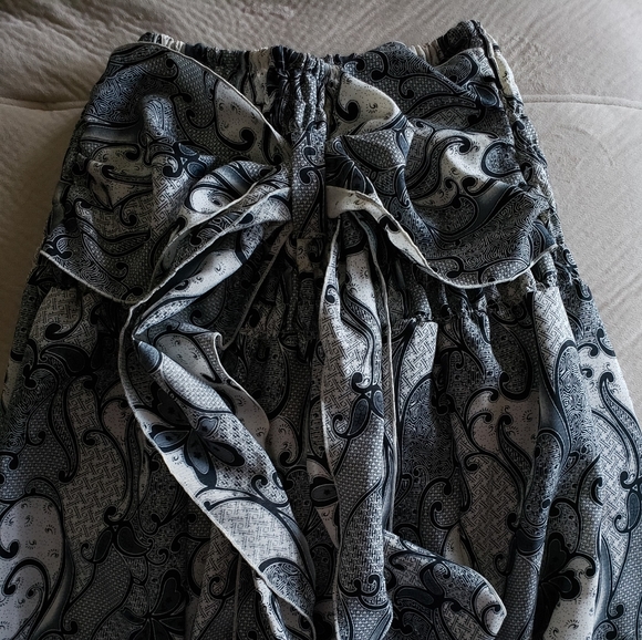 Topless Front Bow Tied-up Batik-Printed Dress - Picture 4 of 4